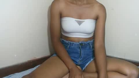 Snapshot of fyah1027 chatting on October 10, 7:57 pm fyah1027 online show from October 10, 7:57 pm