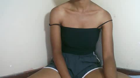 Snapshot of fyah1027 chatting on October 13, 9:37 pm fyah1027 online show from October 13, 9:37 pm