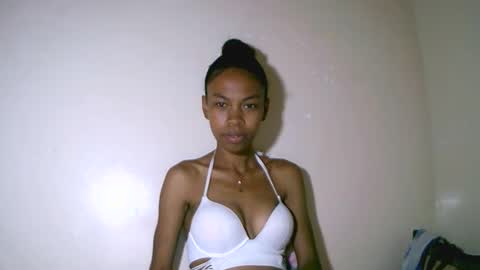 Snapshot of fyah1027 chatting on November 19, 3:17 am fyah1027 online show from November 19, 3:17 am