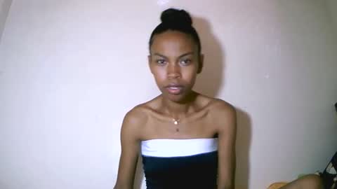 Snapshot of fyah1027 chatting on November 20, 7:30 am fyah1027 online show from November 20, 7:30 am