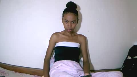 Snapshot of fyah1027 chatting on December 1, 9:58 am fyah1027 online show from December 1, 9:58 am