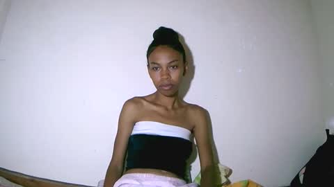 Snapshot of fyah1027 chatting on December 2, 4:40 am fyah1027 online show from December 2, 4:40 am