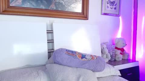 Snapshot of fysste_ chatting on December 12, 6:53 pm Victoria online show from December 12, 6:53 pm