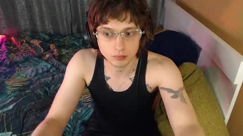 Snapshot of g1vememoney chatting on October 5, 10:29 pm Ian online show from October 5, 10:29 pm