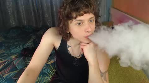 Snapshot of g1vememoney chatting on October 15, 4:01 am Ian online show from October 15, 4:01 am