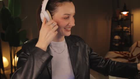 G online show from February 1, 6:40 pm