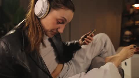 G online show from February 1, 9:51 pm