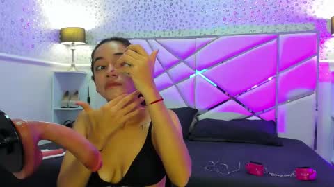 gabbieskinny online show from March 7, 10:56 am