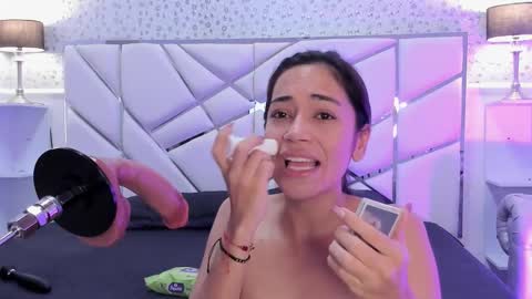 gabbieskinny online show from March 29, 11:21 am