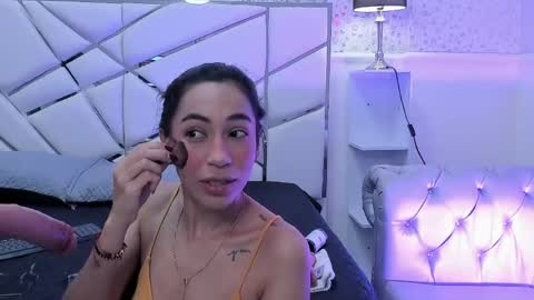 gabbieskinny online show from April 23, 10:14 am