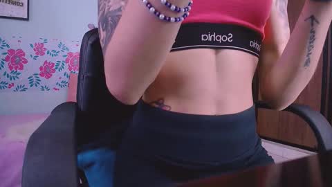 Snapshot of gabbyhills_ chatting on January 21, 3:32 pm  Gabby  online show from January 21, 3:32 pm