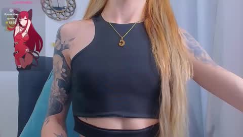 Snapshot of gabbyhills_ chatting on September 20, 12:22 am  Gabby  online show from September 20, 12:22 am