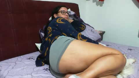 gaby  layla online show from April 21, 1:42 am