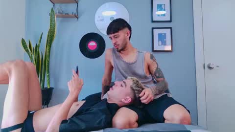 Snapshot of gabriel_and_geronimo chatting on September 12, 6:30 pm gabriel_and_geronimo online show from September 12, 6:30 pm