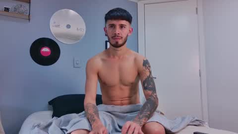 Snapshot of gabriel_and_geronimo chatting on September 20, 10:00 pm gabriel_and_geronimo online show from September 20, 10:00 pm