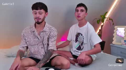 Snapshot of gabriel_and_geronimo chatting on January 12, 9:42 pm gabriel_and_geronimo online show from January 12, 9:42 pm