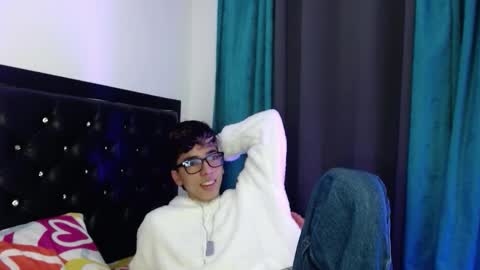 gabriel_x18 online show from February 18, 5:03 am