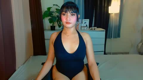 gabriela_deluxe online show from April 22, 5:21 am