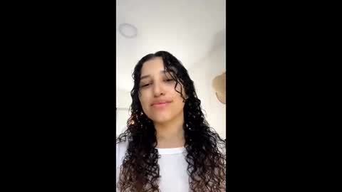 Snapshot of gabriela_duarte chatting on May 31, 9:38 pm Gabi online show from May 31, 9:38 pm