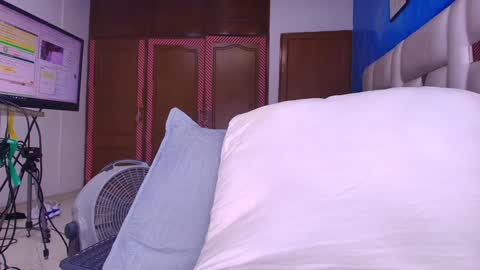 gabriela online show from February 6, 10:53 pm