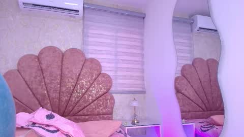 gabriela online show from February 18, 7:10 pm