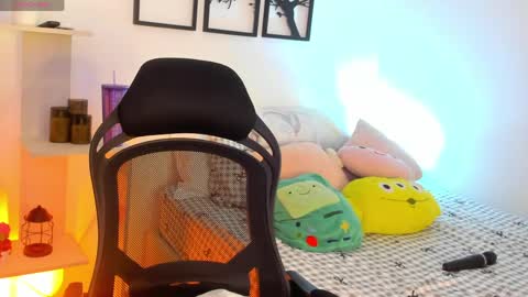 Snapshot of gabriella__tom chatting on May 4, 9:44 pm Gabriella online show from May 4, 9:44 pm