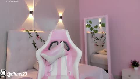 Snapshot of gabriellahoney18 chatting on March 7, 8:11 pm Gabriella online show from March 7, 8:11 pm