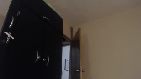 Snapshot of gabrielle_ramirez chatting on May 6, 4:41 am Gabriel online show from May 6, 4:41 am