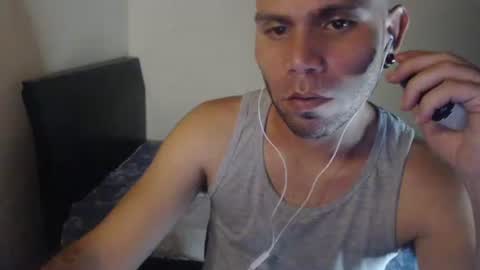 Snapshot of gabrielle_ramirez chatting on May 7, 4:29 am Gabriel online show from May 7, 4:29 am