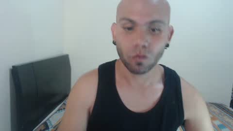 Snapshot of gabrielle_ramirez chatting on May 8, 10:04 pm Gabriel online show from May 8, 10:04 pm
