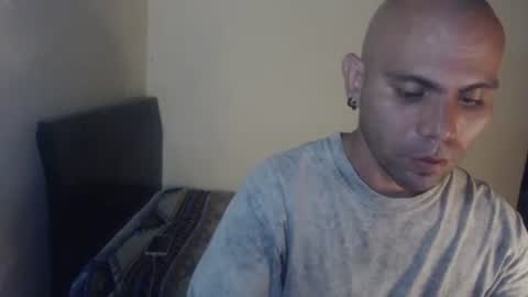 Snapshot of gabrielle_ramirez chatting on May 13, 11:33 pm Gabriel online show from May 13, 11:33 pm