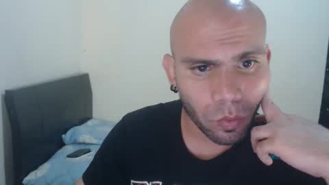 Snapshot of gabrielle_ramirez chatting on May 18, 3:57 am Gabriel online show from May 18, 3:57 am