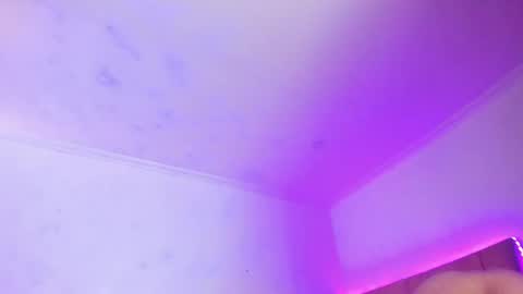   online show from November 6, 6:42 pm