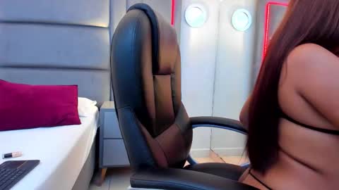 gabymoreau online show from February 28, 1:01 pm