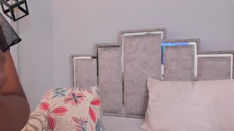 gabyyjones online show from March 6, 11:47 am