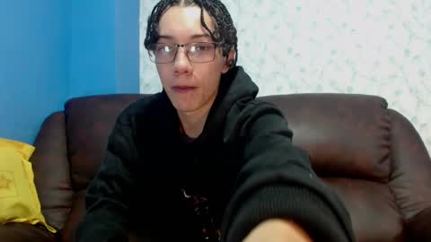 Snapshot of gadiel_sex chatting on February 7, 12:28 pm gadiel_sex online show from February 7, 12:28 pm