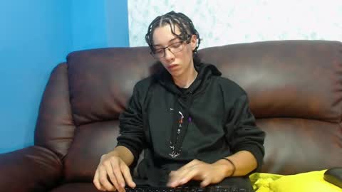 Snapshot of gadiel_sex chatting on February 7, 6:45 pm gadiel_sex online show from February 7, 6:45 pm