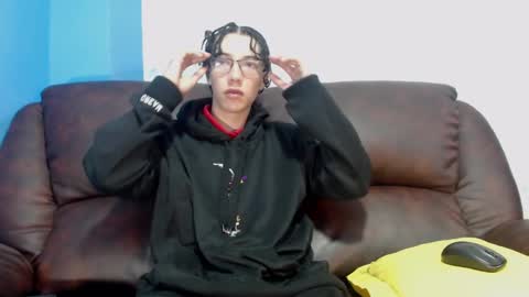 Snapshot of gadiel_sex chatting on February 8, 12:28 pm gadiel_sex online show from February 8, 12:28 pm