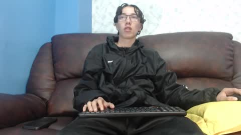 Snapshot of gadiel_sex chatting on February 10, 12:29 pm gadiel_sex online show from February 10, 12:29 pm