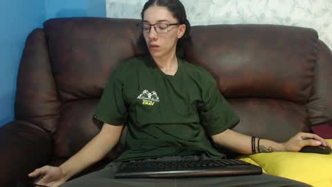 Snapshot of gadiel_sex chatting on February 18, 1:11 pm gadiel_sex online show from February 18, 1:11 pm