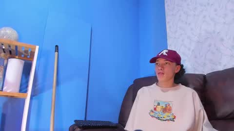 Snapshot of gadiel_sex chatting on February 22, 5:46 pm gadiel_sex online show from February 22, 5:46 pm