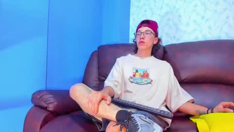 Snapshot of gadiel_sex chatting on February 27, 7:04 pm gadiel_sex online show from February 27, 7:04 pm