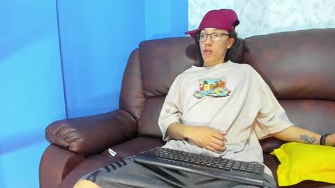 Snapshot of gadiel_sex chatting on March 3, 2:37 pm gadiel_sex online show from March 3, 2:37 pm