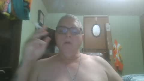 Snapshot of gadude45 chatting on April 6, 1:36 am gadude45 online show from April 6, 1:36 am