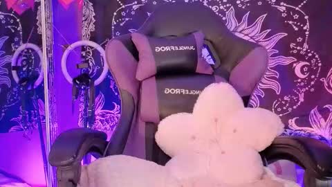 Gaia online show from February 17, 12:45 pm