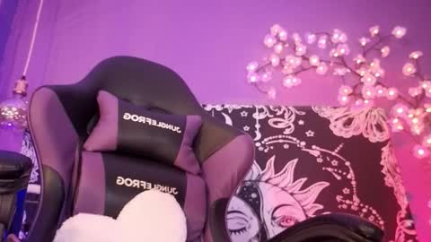 Gaia online show from March 5, 12:45 pm