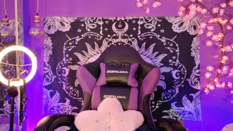 Gaia online show from April 10, 1:05 pm