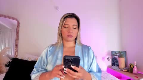 Snapshot of gaia_stonne chatting on October 8, 10:02 am gaia_stonne online show from October 8, 10:02 am