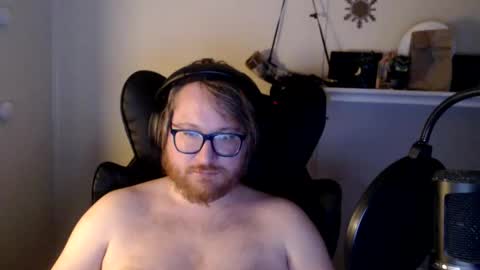 Snapshot of gamer_dong_water chatting on May 9, 3:23 am Gamer Dad online show from May 9, 3:23 am