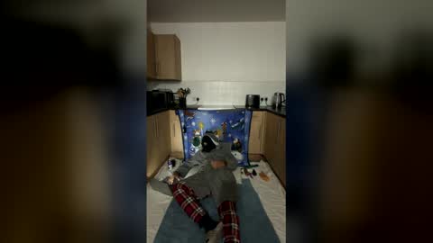 Snapshot of gapelover56 chatting on December 14, 2:50 am gapelover56 online show from December 14, 2:50 am